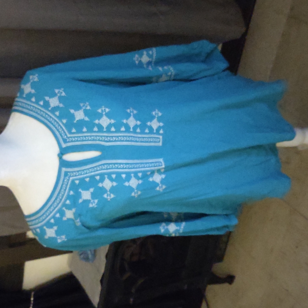 Cupio Woman's long sleeve shirts